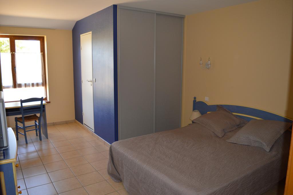 Cote Midi Chambre D'Hote Chaneins Room photo