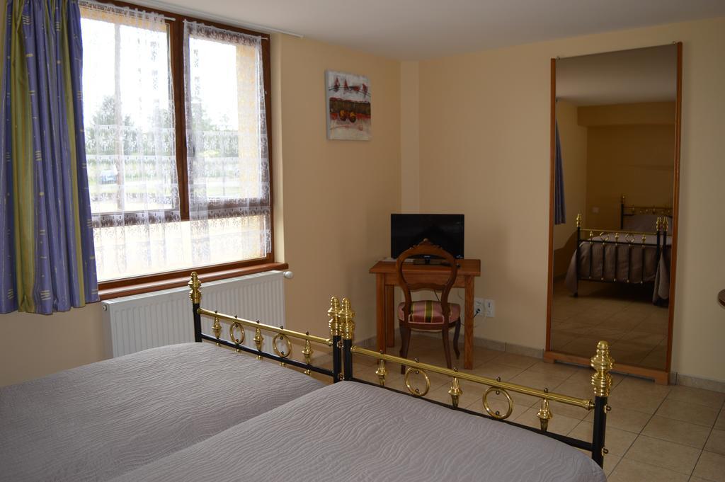 Cote Midi Chambre D'Hote Chaneins Exterior photo
